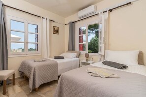 3 quartos, ferros/tábuas de passar roupa, Wi-Fi, roupa de cama