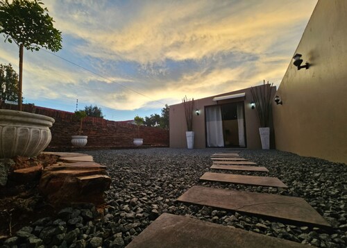 "Welcome to Moo Manor – Your Tranquil Getaway Near the Heart of Adventure!"
