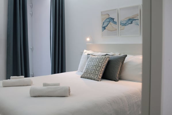 2 bedrooms, desk, iron/ironing board, travel cot - Sandstone Apartment 19 Charming 2-bedroom apartment with AC, WiFi Wied il-Ghajn (Wied il-Ghajn)