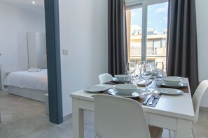 Dining - Sandstone Apartment 19 Charming 2-bedroom apartment with AC, WiFi Wied il-Ghajn (Wied il-Ghajn)