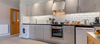 Holt Norfolk Spacious Town Centre Apartment - Norfolk Coast Short Drive 