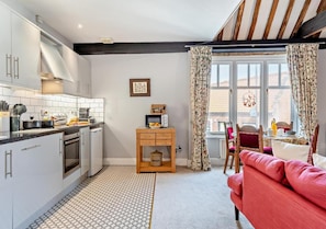 Microwave, oven, dishwasher, coffee/tea maker