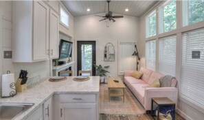 Smart TV, fireplace