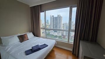 3 bedrooms, bed sheets