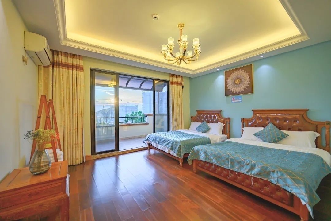9 bedrooms, iron/ironing board, WiFi, bed sheets