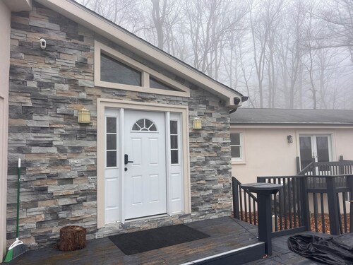 Spacious 5-bedroom house with AC, WiFi in welcoming Tobyhanna