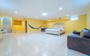 5 Schlafzimmer, Bügeleisen/Bügelbrett, WLAN, Bettwäsche