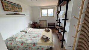 1 chambre, fer et planche à repasser, Wi-Fi, literie fournie