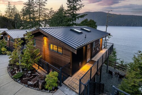 Sitka House, A Modern Ocean Front Oasis