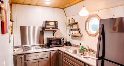Great Getaway to Relax, close to Big Southfork National Recreational Area
