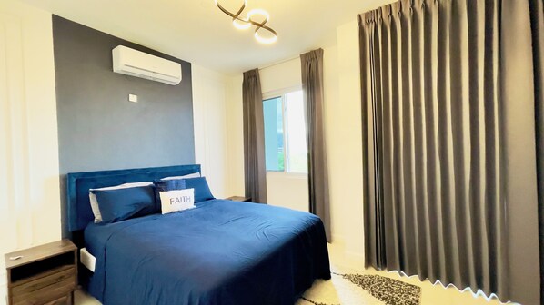 2 bedrooms, desk, iron/ironing board, WiFi