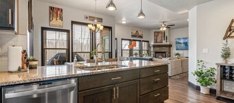 Cozy Getaway at The Lazy Bear Lodge: 3BR/2BA in Dover, ID!