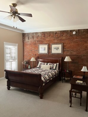 Espacio para trabajar con laptop y wifi gratis