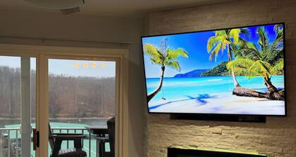 Lakefront Parkview Bay Condo/Amazing Views/Boat Slip