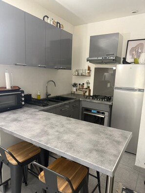 Fridge, microwave, oven, stovetop