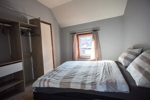 2 bedrooms, iron/ironing board, WiFi, bed sheets - Charming house Centre de Mons (Mons)