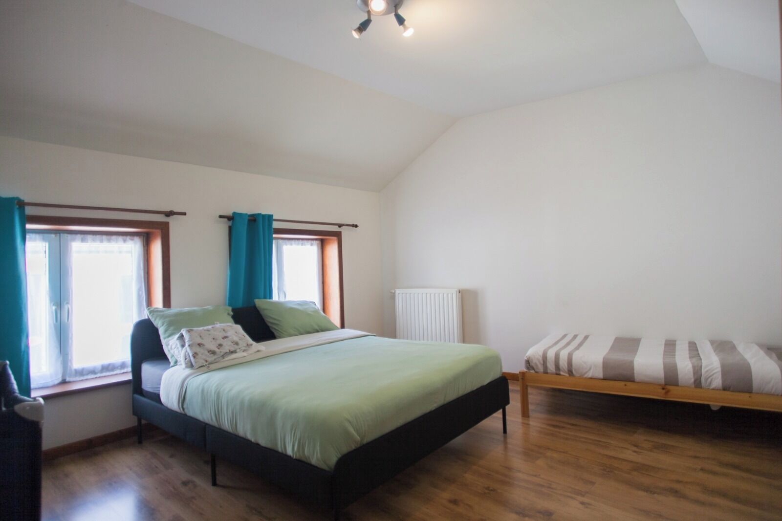 2 Schlafzimmer, Bügeleisen/Bügelbrett, WLAN, Bettwäsche