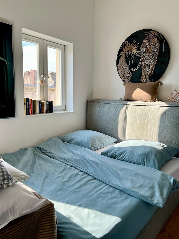 Distinctive Downtown Austin Apartments | 700 River