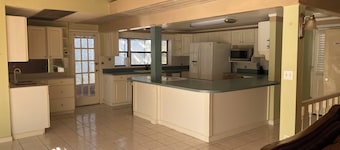 Nice townhome in delightful Leesburg