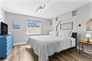 Iron/ironing board, free WiFi, bed sheets