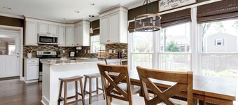 Spacious Oasis with heated pool/spa, covered patio, office & near Lake Norman