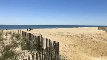 靠近海滩
