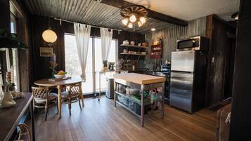 Micro-ondes, four, plaque de cuisson