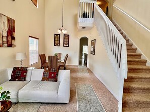 Smart TV - Spacious 4BR Home in Gated Community; Great for Families (Davenport)