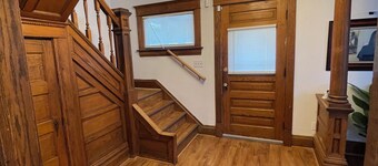 Historical 3-bedroom house in welcoming Waterloo with WiFi and ADT security. 