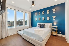 Unclassified image, 4 of 73, button