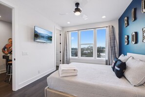 Unclassified image, 3 of 73, button