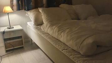 1 soveværelse, strygejern/strygebræt, sengetøj