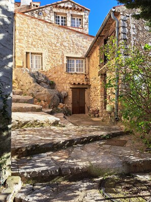 Exterior - Nugget! Modern village house, Jacuzzi-garden with exceptional view (Cabris)
