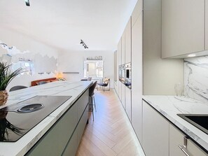 Fridge, microwave, oven, stovetop - Nugget! Modern village house, Jacuzzi-garden with exceptional view (Cabris)