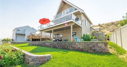 Sun Cove - Lake Entiat Getaway - 3 bedroom + loft with lake views!