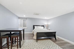 1 bedroom, desk, iron/ironing board, free WiFi