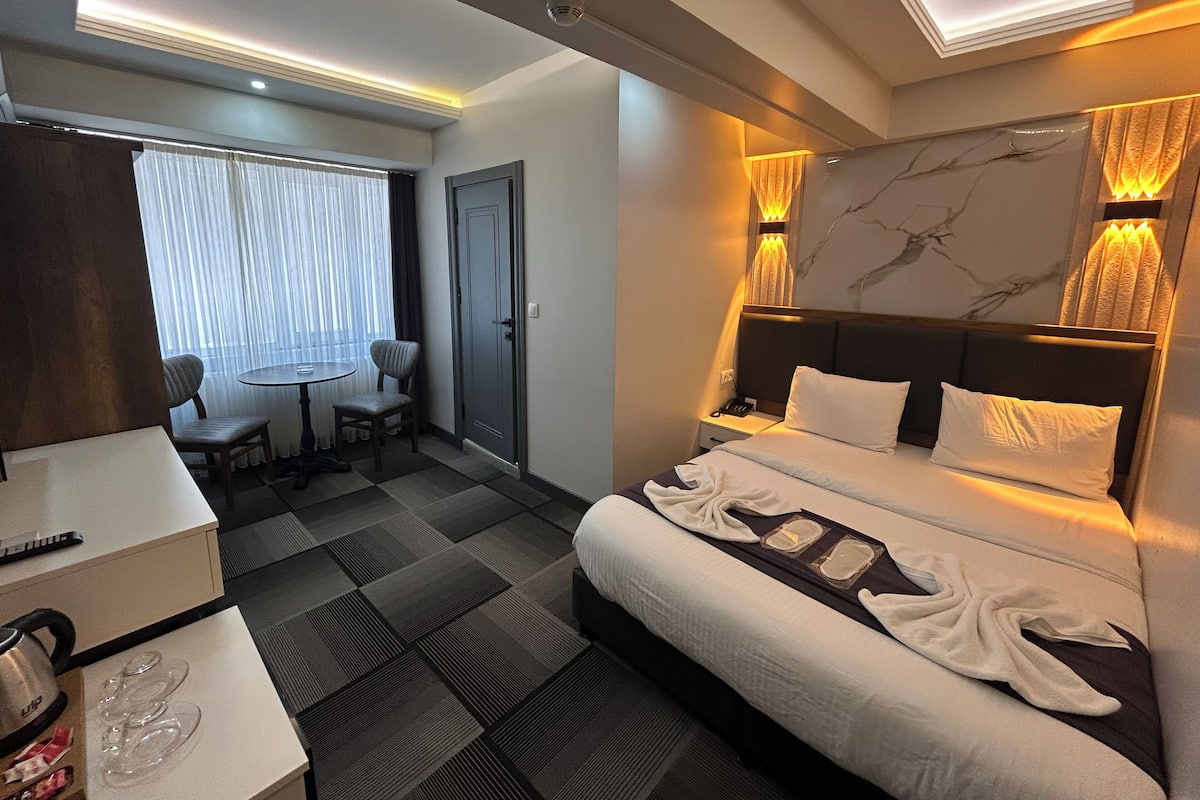 1 quarto, roupas de cama premium, camas Select Comfort, escrivaninha
