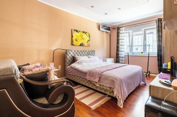 1 bedroom, iron/ironing board, free WiFi, bed sheets