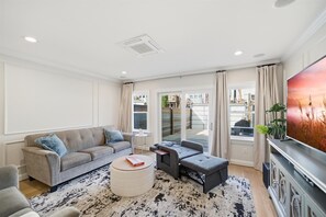 Smart TV, DVD player, stereo