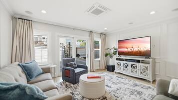 Smart TV, DVD player, stereo