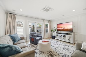 Smart TV, DVD player, stereo