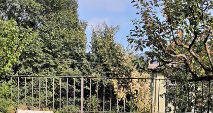 La Civetta, elegant one-bedroom apartment with garden, private parking 10min from the city