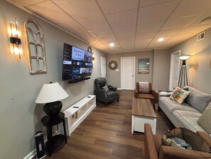 Smart TV, stereo, computer monitors