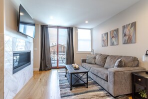 Televisor intel·ligent i llar de foc 