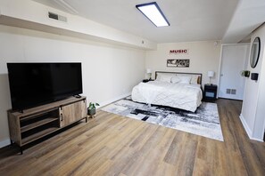 1 bedroom, desk, iron/ironing board, free WiFi