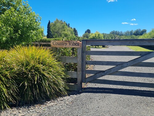 Peaceful Country Vibes - Close to Town