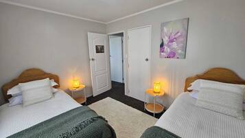 3 bedrooms, iron/ironing board, free WiFi, bed sheets