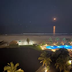 Private beach, free beach cabanas, sun-loungers, beach umbrellas
