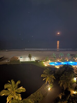 Private beach, free beach cabanas, sun loungers, beach umbrellas - 3-Bedroom Vidanta Grand Luxxe (Nuevo Nayarit)