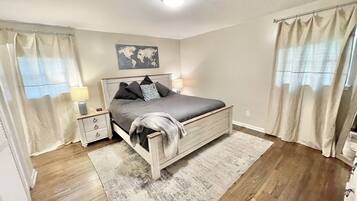 4 bedrooms, desk, iron/ironing board, travel crib